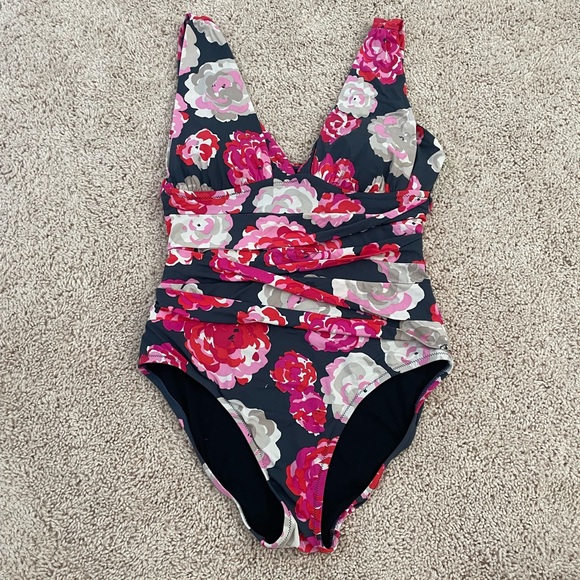 Garnet Hill one piece swimsuit - Picture 1 of 6